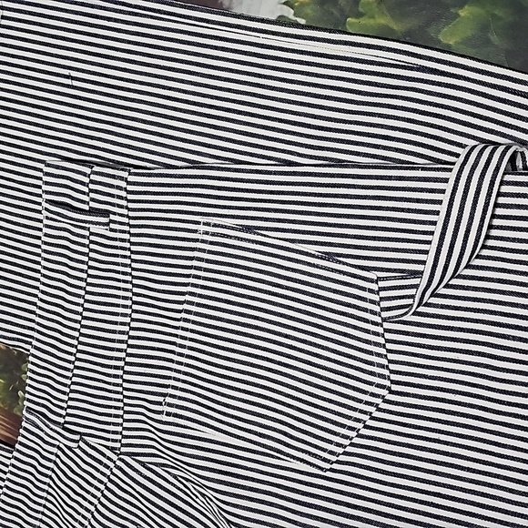 Lioness High Waisted Raw‎ Hem Pinstripe Wide Leg Jeans Size Small - Picture 10 of 11